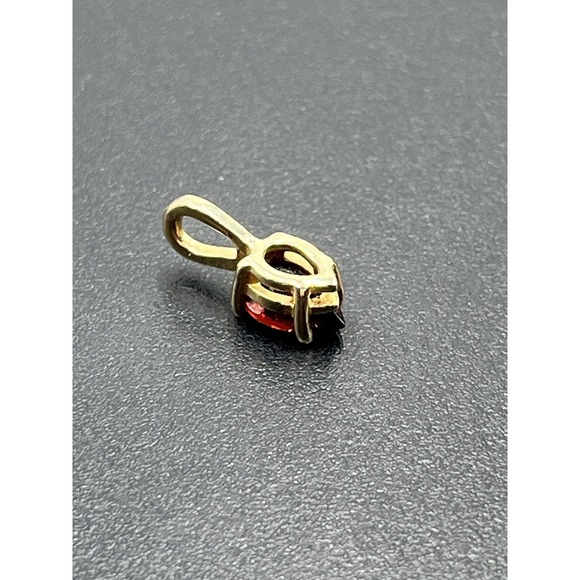 Estate 10k Yellow Solid Gold Pear Teardrop Shape Dark Red Garnet January Pendant - Picture 11 of 11